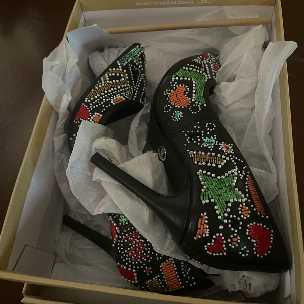 Micheal Kors Keke Pump Size 6